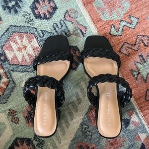 Black braided block heal